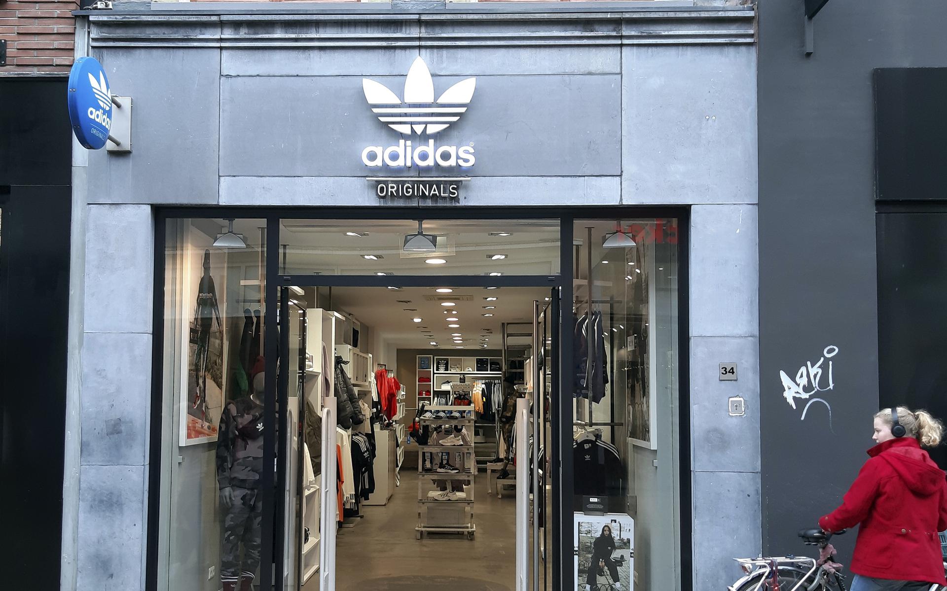 De Adidas Originals Store in de Herenstraat in Groningen sluit op 17 november zijn deuren.