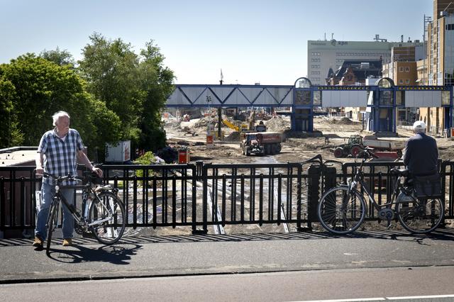 Ebel kijkt naar enorme stationsklus Groningen, en vindt die zandvlakte maar verwarrend
