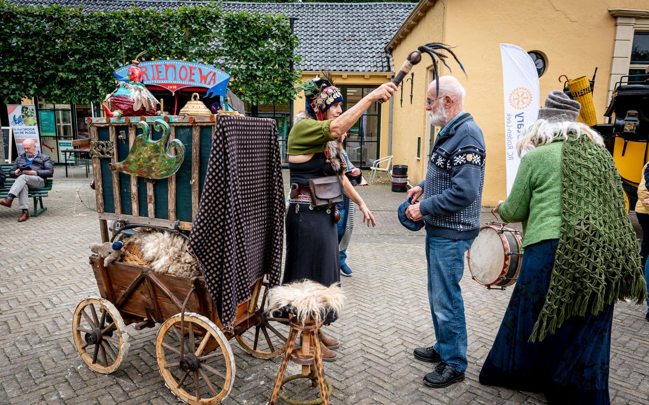 Eerste culturele markt op landgoed Nienoord in Leek. Eerste culturele markt op landgoed Nienoord in Leek.