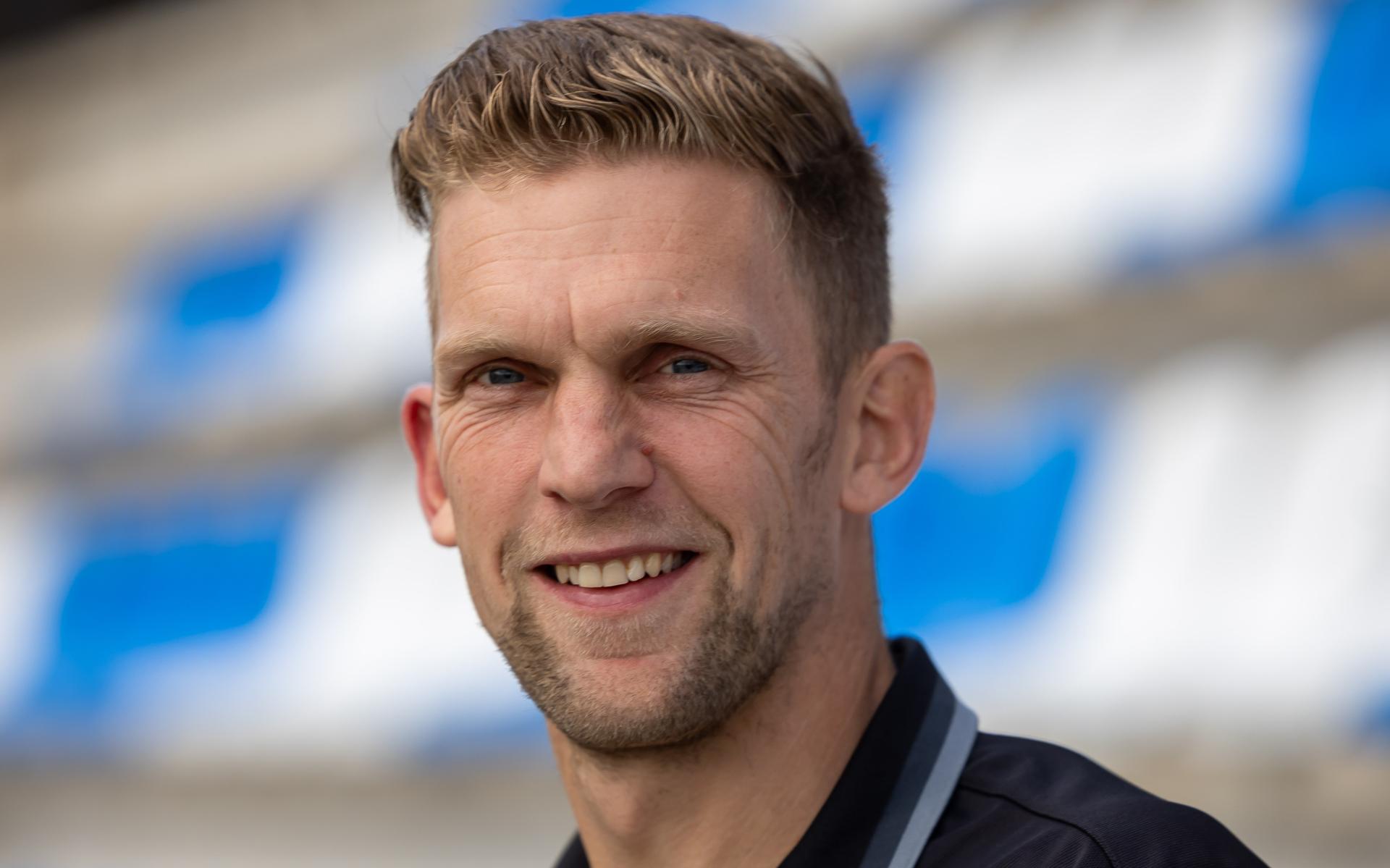 Nieuwe trainer Stef Lamberink in zijn nopjes met volksclub Hoogeveen ...