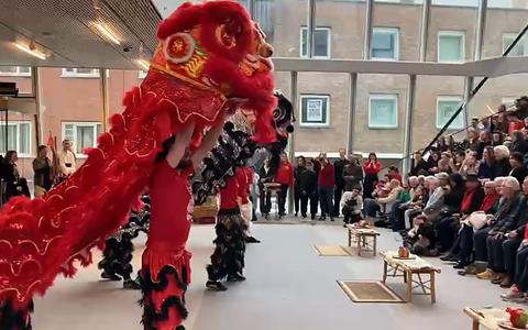 Leeuwendans in het Groninger Forum om het Chinees Nieuwjaar te vieren.