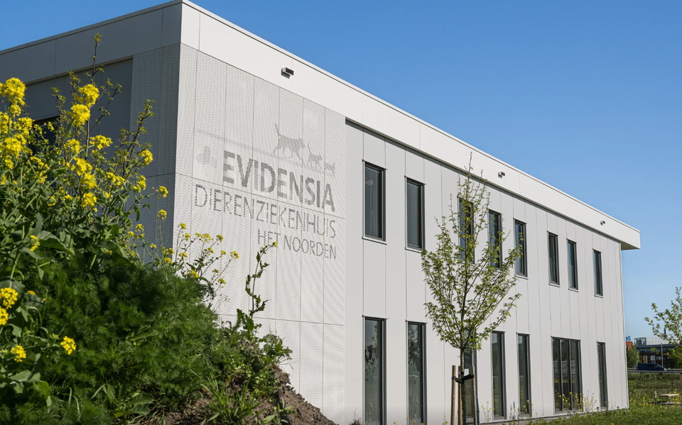 Dierenziekenhuis Het Noorden in Eelderwoldevan de commerciële keten Evidensia