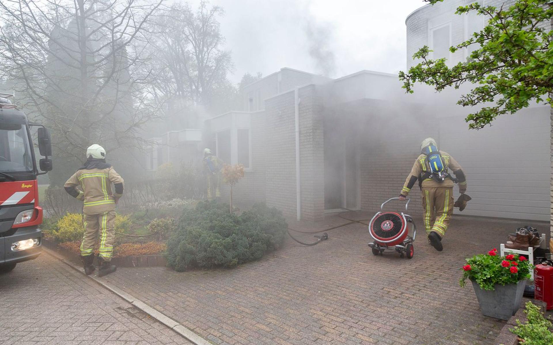 Veel rookontwikkeling bij keukenbrand in Fluitenberg - Dagblad van het Noorden - Dagblad van het Noo