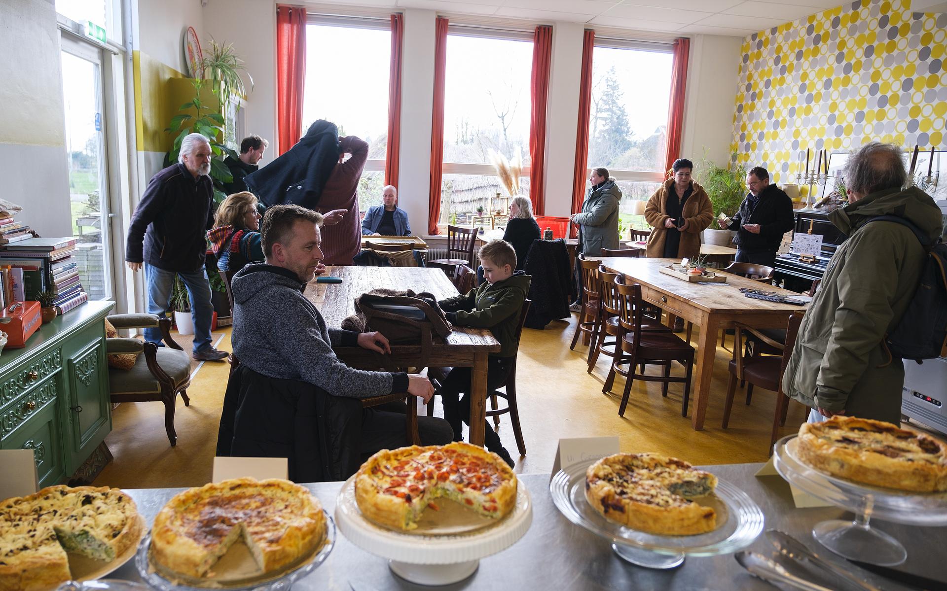In De Holm in Den Andel wordt zaterdag het evenement Tussen Kunst en Quiche gehouden. Dat is een knipoog naar het bekende tv-programma, waarbij ook oude en bijzondere objecten beoordeeld worden door een deskundig team. Maar in De Holm kan ondertussen genoten worden van - jawel - quiche.