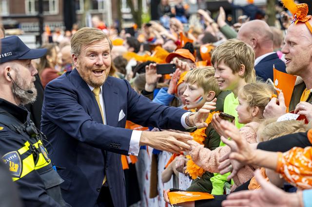 DVHN zoekt de grootste oranjefans: ga jij voor Koningsdag naar Dokkum? Laat het weten