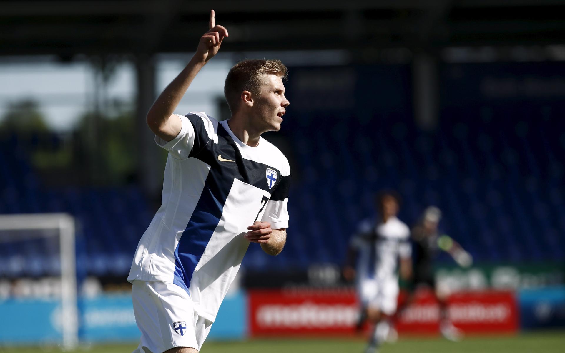 Rechtsbuiten Oliver Antman, hier in het shirt van Jong Finland, wordt gehuurd door FC Groningen.