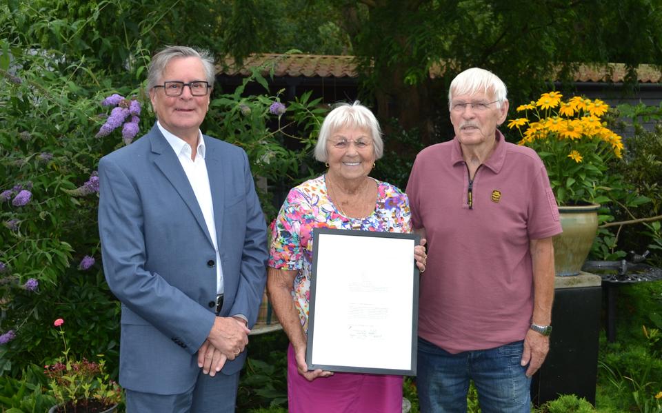 Chris en Martha de Vries uit Veenhuizen zijn 60 jaar getrouwd. 