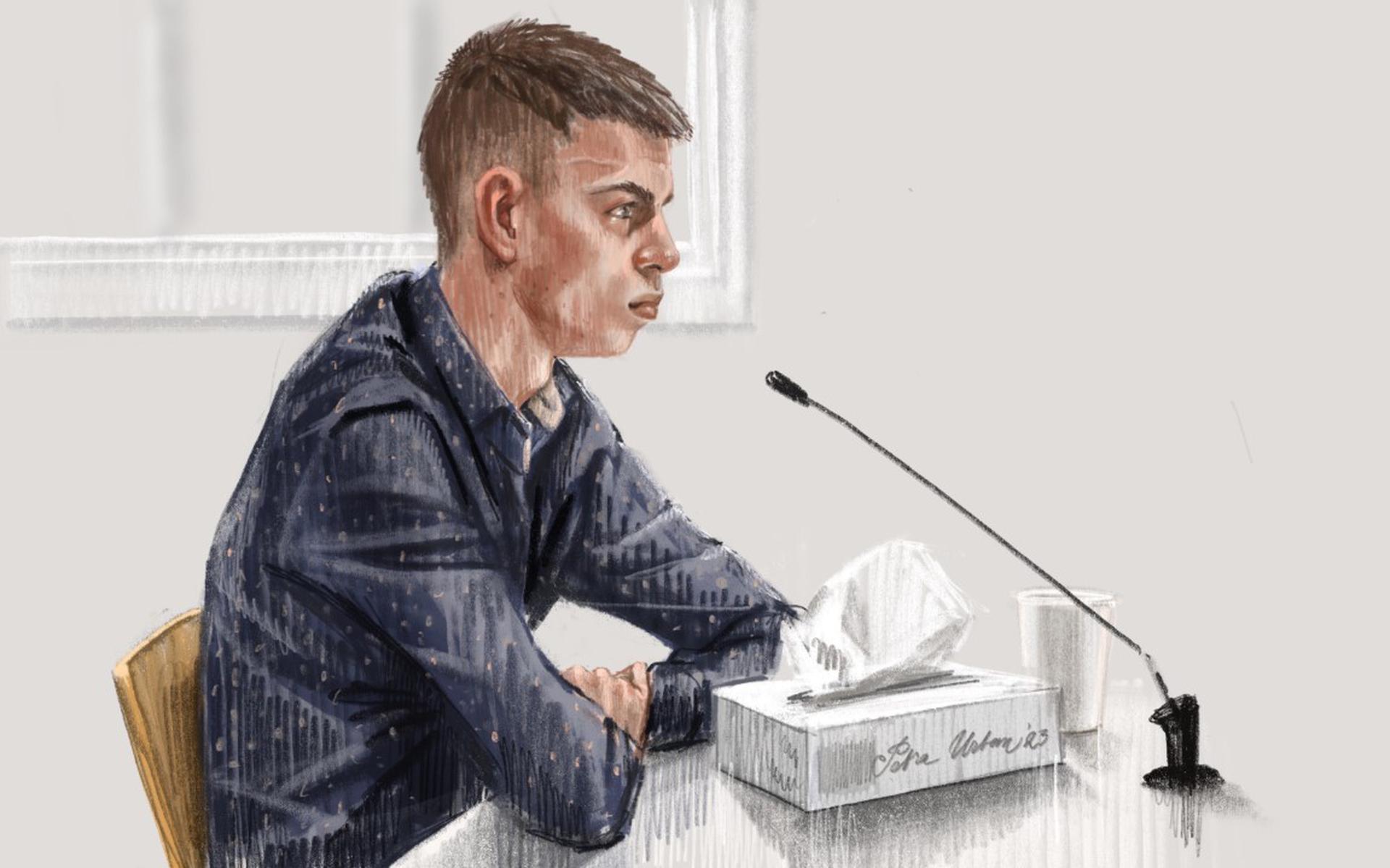 Zaak van 16-jarige verdachte was achter gesloten deuren. Arek K. (19) uit Emmen verscheen op een openbare zitting. Tekening: Petra Urban