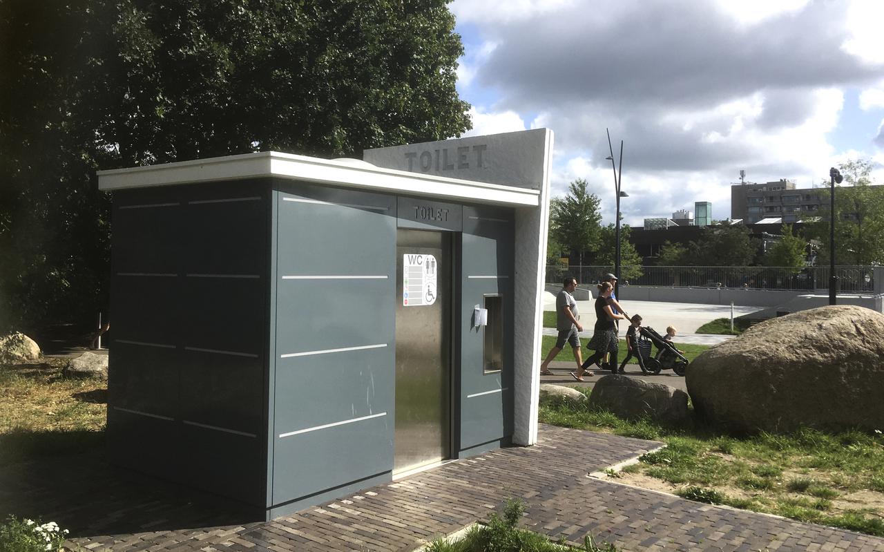 Het openbare toilet op het Raadhuisplein in Emmen, sinds september 2017 te gebruiken.