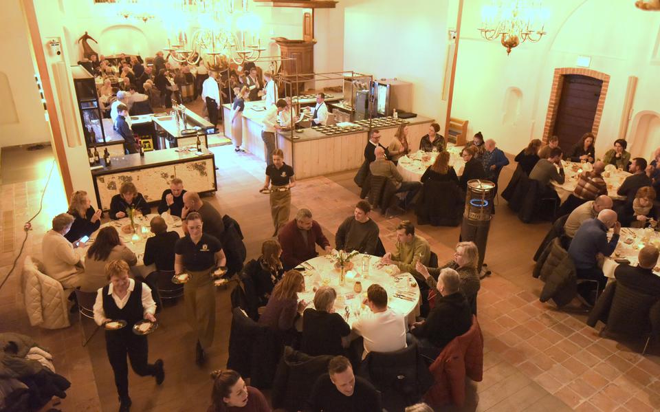 De Stefanuskerk was voor de tweede keer ingericht als restaurant tijdens de Winter Wende-aovend.