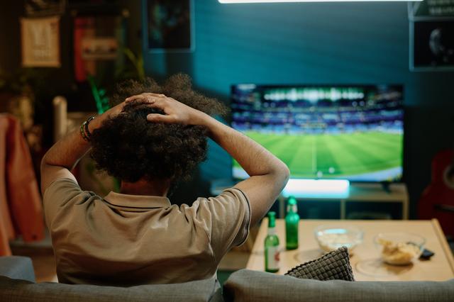 Vannacht voetbal kijken? Dit moet je doen met je slaap volgens chronobioloog Roelof Hut uit Groninge