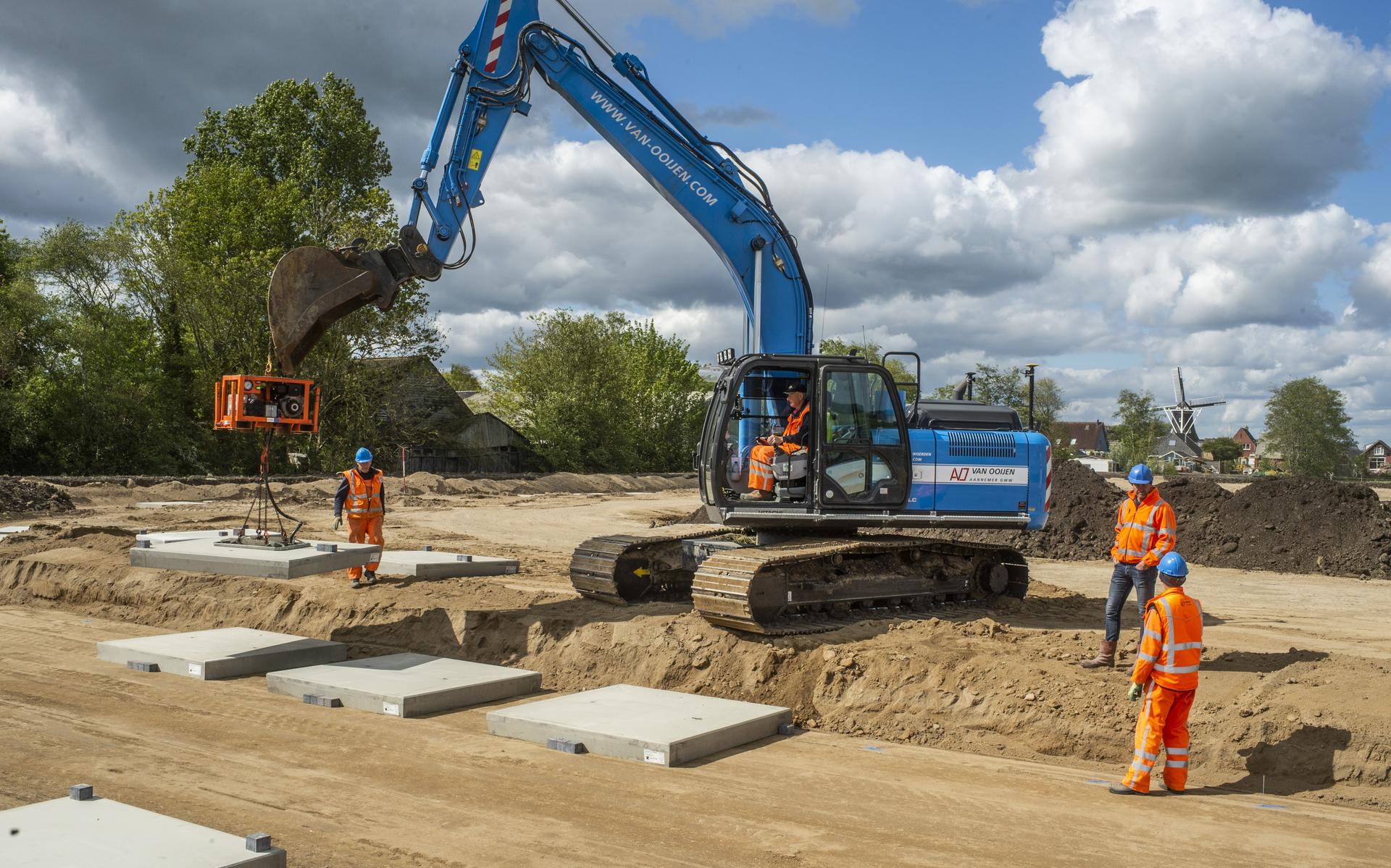 Midden-Groningen springt geplaagde huiseigenaren in Overschild bij waar het kan, maar de gemeente is