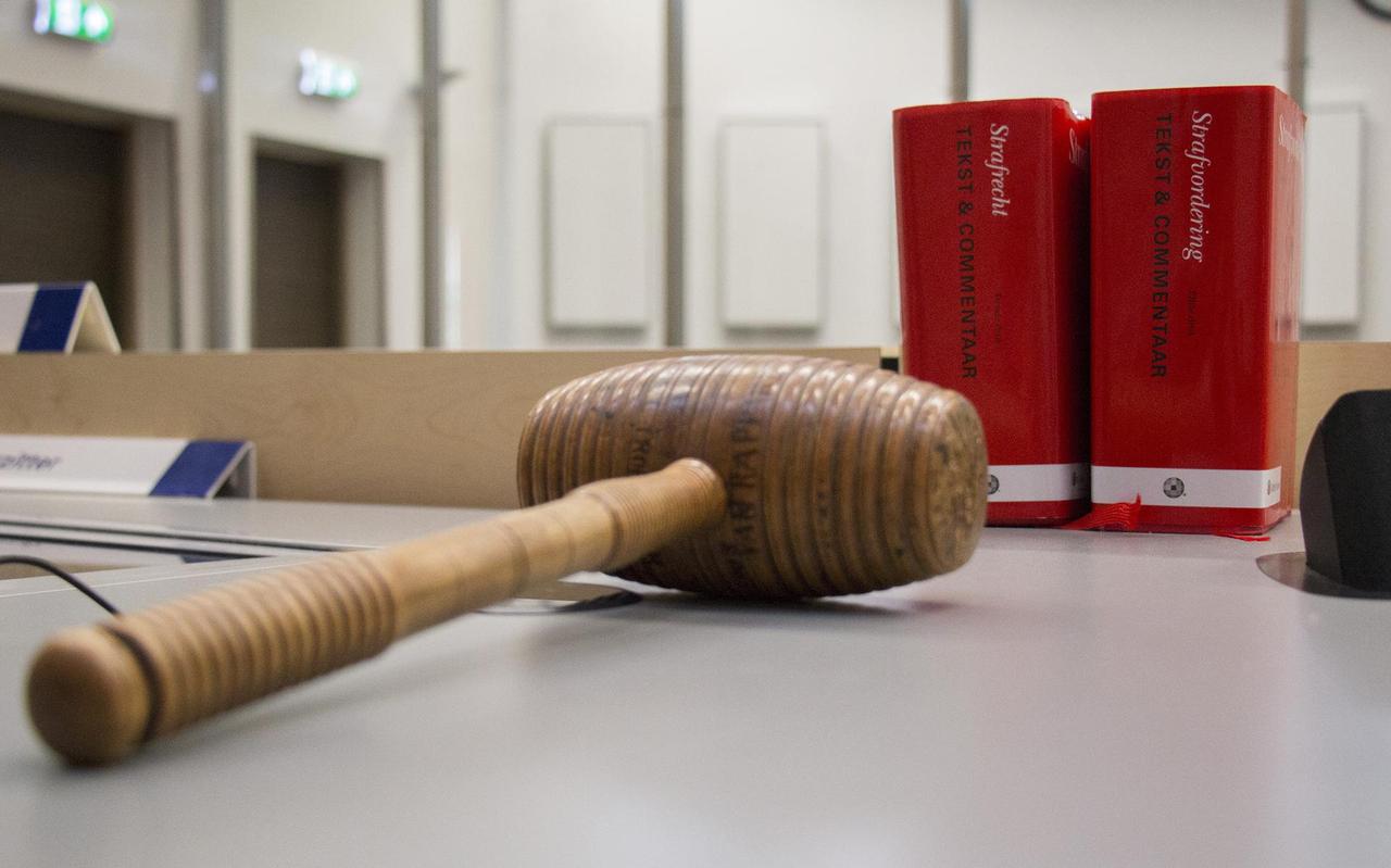 De strafeis was 2,5 jaar cel. Maar de rechtbank oordeelt heel anders: werkstraf van 180 uur voor secretaris uit Odoorn. De strafeis was 2,5 jaar cel. Maar de rechtbank oordeelt heel anders: werkstraf van 180 uur voor secretaris uit Odoorn.