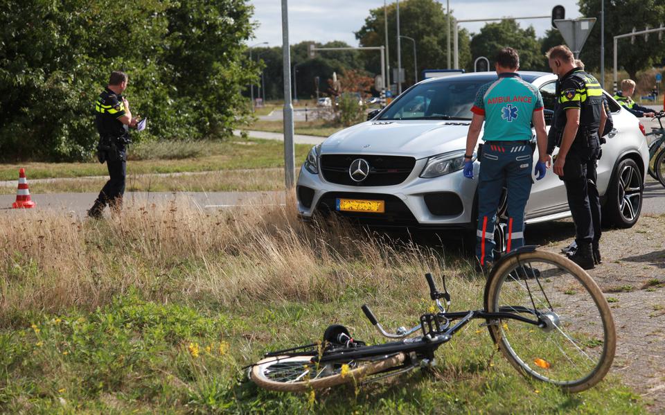 Aanrijding Emmen: jonge fietser gewond.