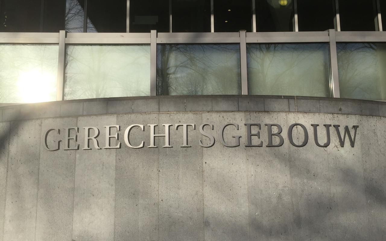 De ingang van de rechtbank in Groningen.