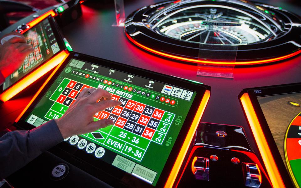 Een moderne gokautomaat. Ondernemer Marc van Kempen hoopt dat er na bijna twintig jaar toch nog een casino in Stadskanaal komt. 