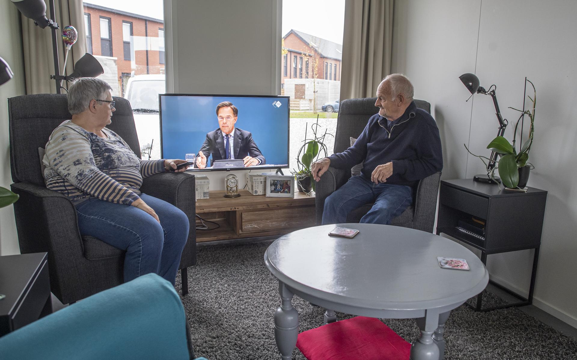 Harm Jan en Maaike de Vries uit Overschild zijn zwaar teleurgesteld in de politiek: 'Ze liegen en be
