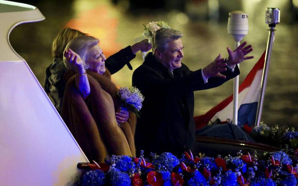 ‘Een daadwerkelijke cesuur vond plaats op 5 mei 2012 toen de Duitse bondspresident Joachim Gauck de nationale vrijheidsrede in Breda hield en ’s avonds met koningin Beatrix op de Amstel in Amsterdam aanwezig was bij het traditionele 5 mei-concert ter afsluiting van de Bevrijdingsdag.’ 