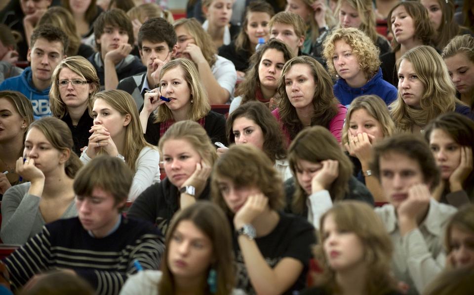 Studenten tijdens colleges geneeskunde aan de Rijksuniversiteit Groningen.