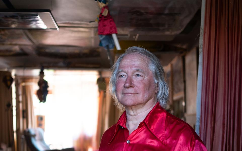 Jacques van Deemter in zijn theater.