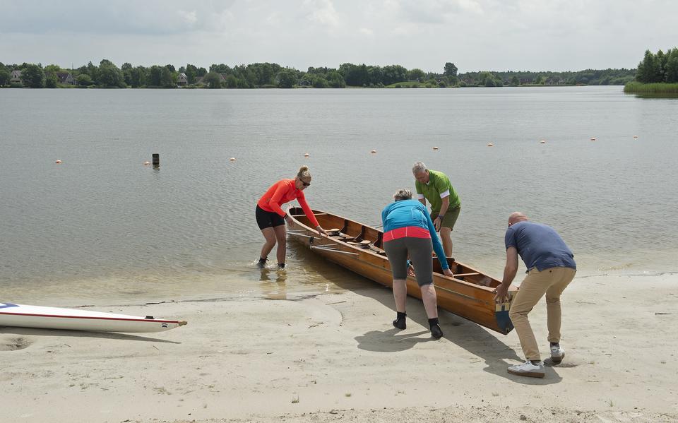 Varen met dit soort boten blijft toegestaan op Grote Rietplas, net als varen met een boot met elektrische motor. 