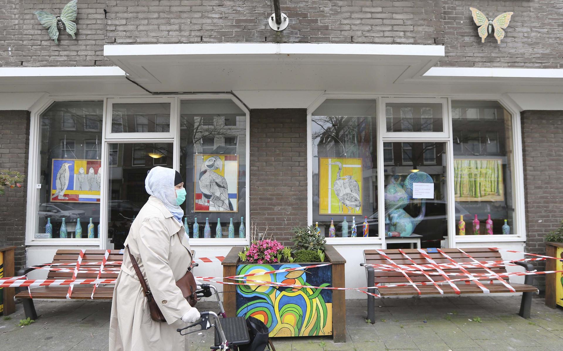 Het Rotterdamse verpleeghuis De Leeuwenhoek waar veel bewoners aan corona overleden.