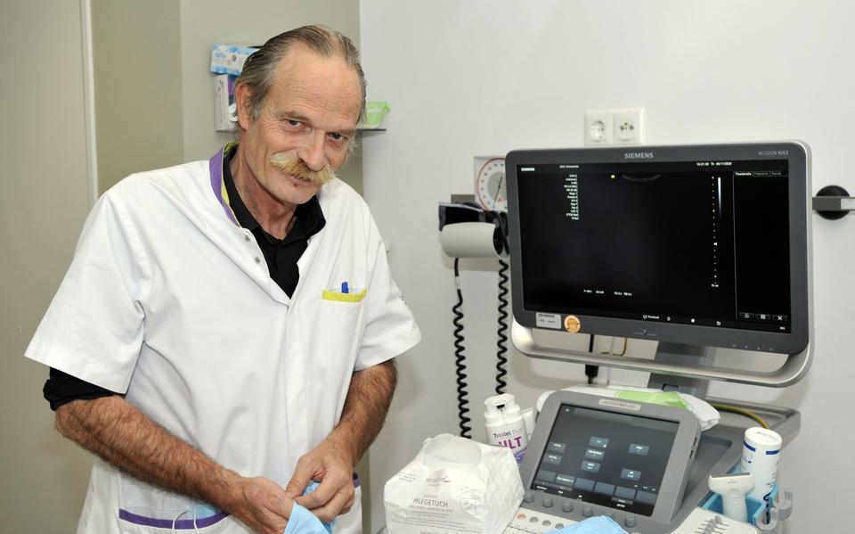 Dokter John Veldt uit Appingedam nam vrijdag afscheid in het Ommelander ziekenhuis in Scheemda.