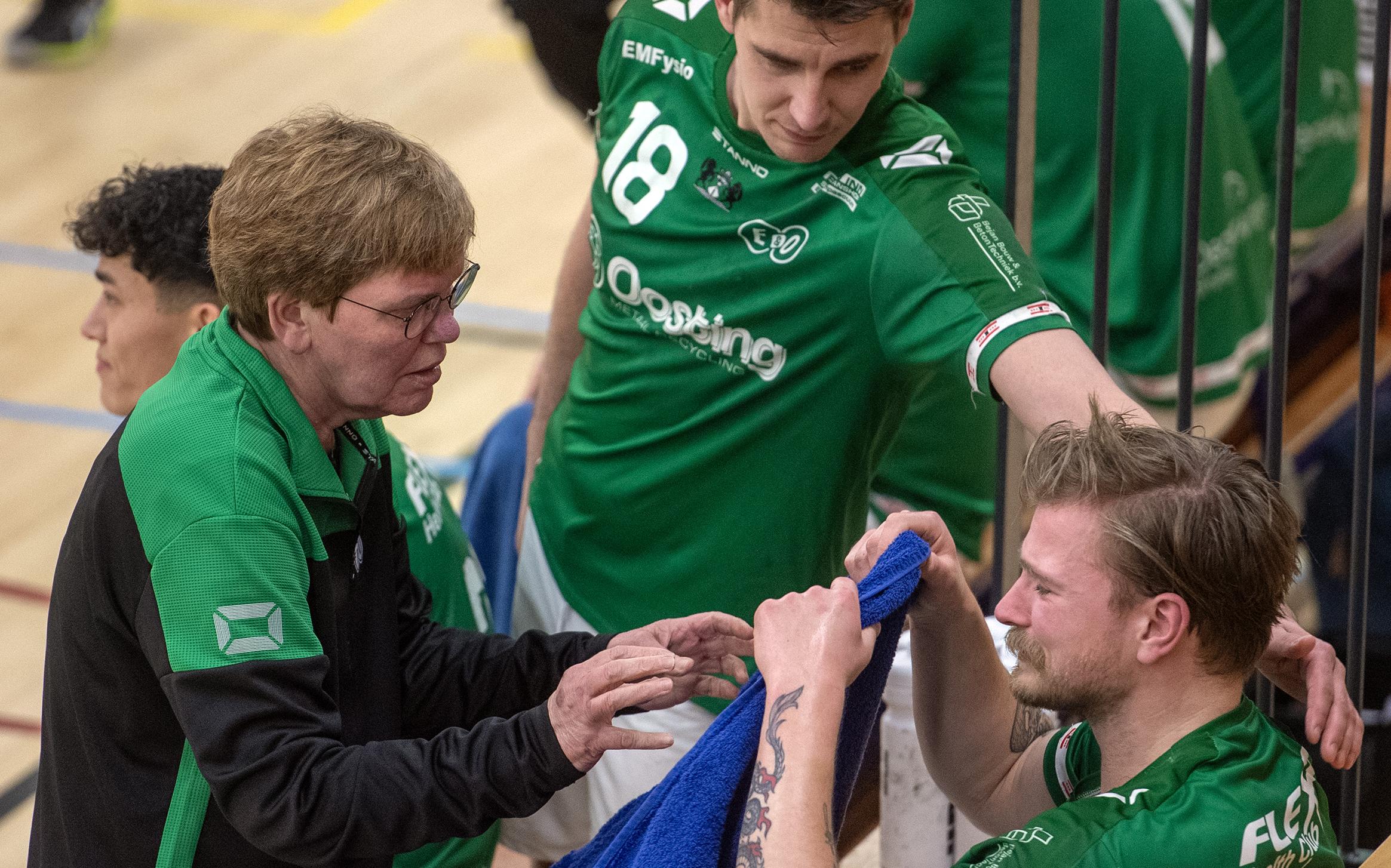 Noodlot slaat toe in Emmen voor handballer Sverre Jansen bij E&O/Hurry ...