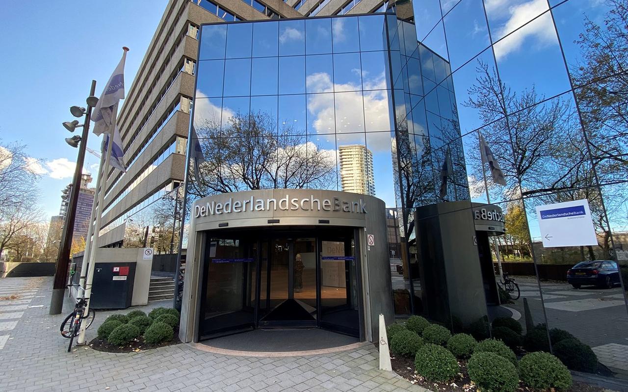 Betaal Garant Nederland in Hoogeveen kreeg eerder ook een boete opgelegd van De Nederlandsche Bank. Betaal Garant Nederland in Hoogeveen kreeg eerder ook een boete opgelegd van De Nederlandsche Bank.