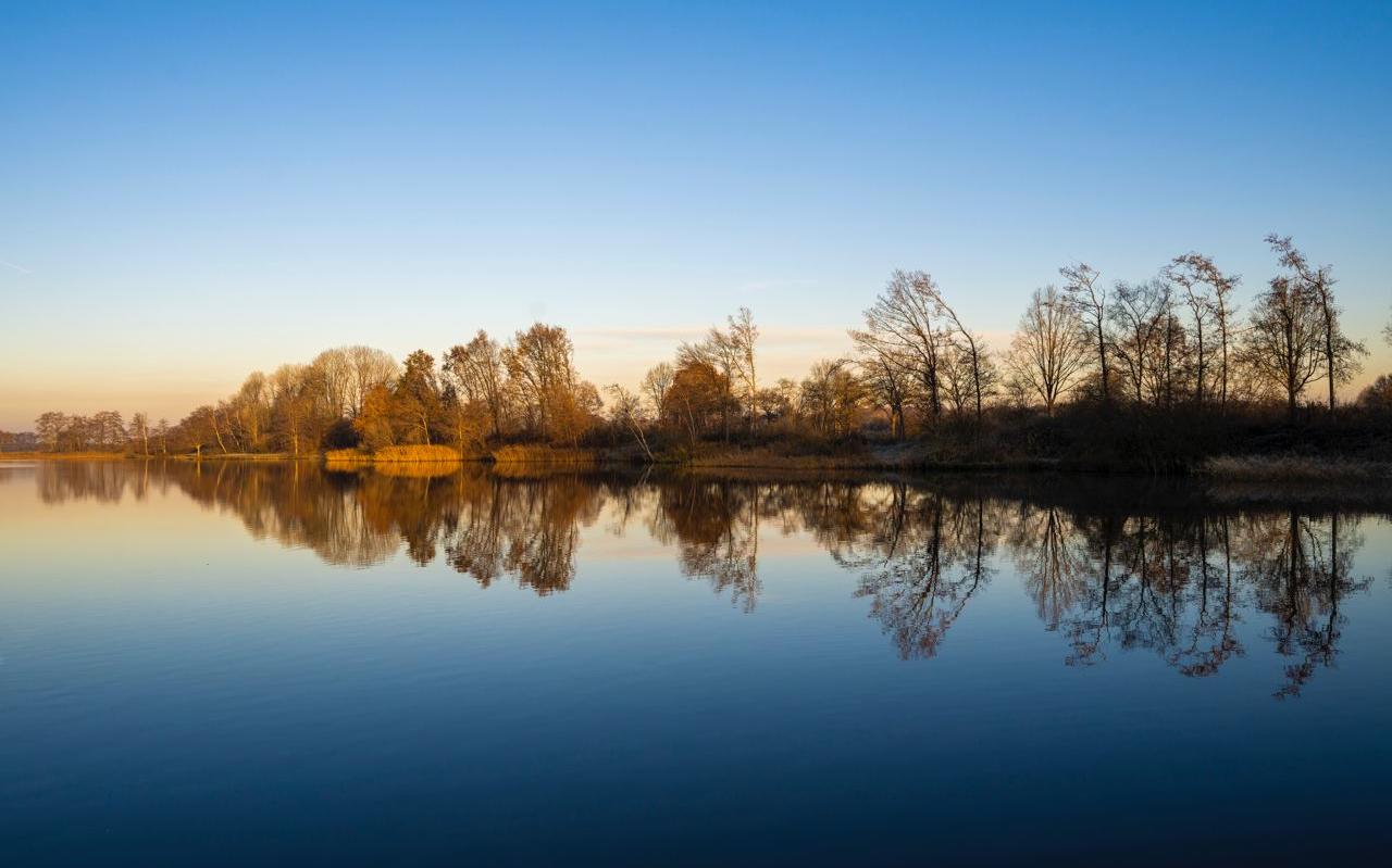 Er komen allerlei attracties bij en in de Brunstingerplas. Er komen allerlei attracties bij en in de Brunstingerplas.