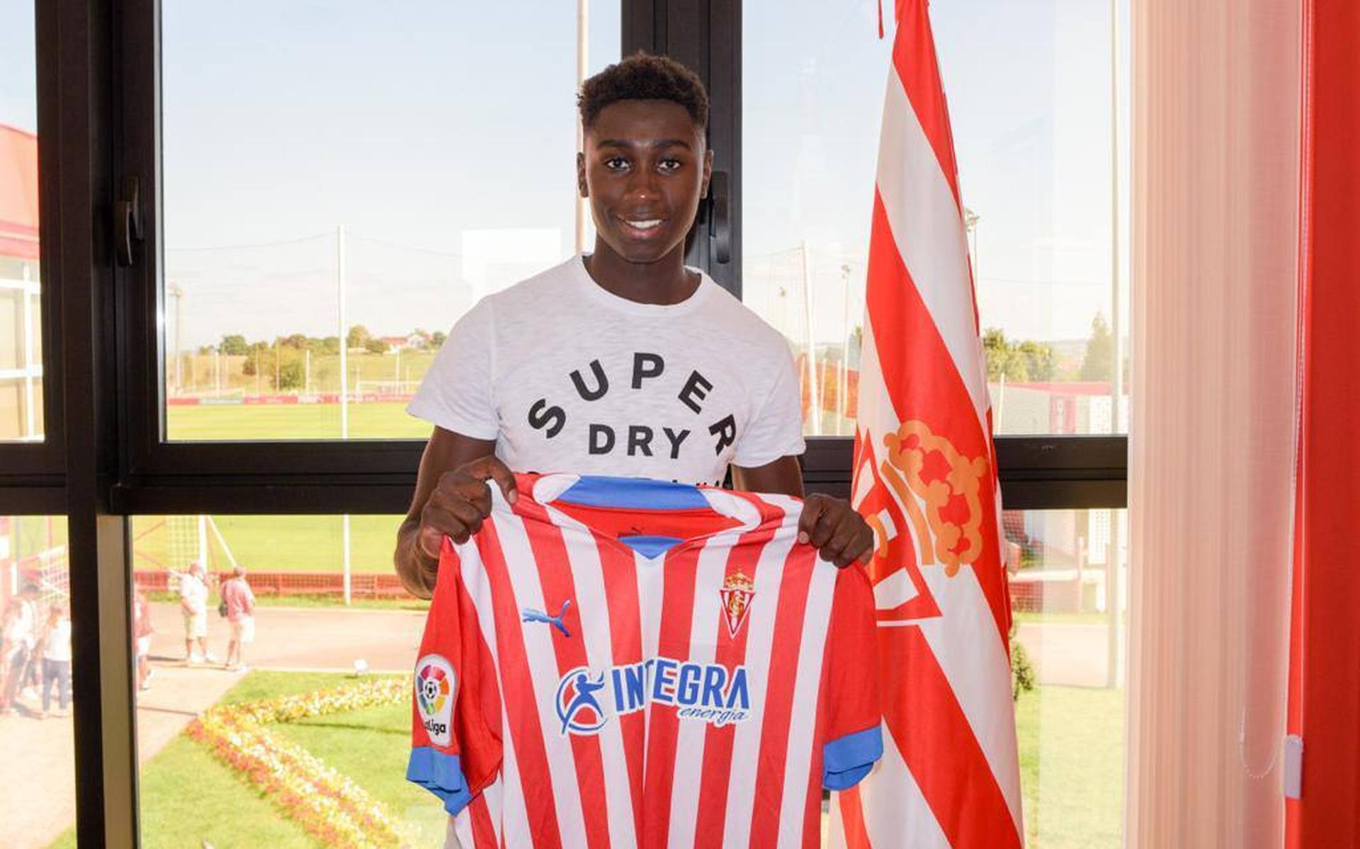 Leonel Miguel jaagt na zijn vertrek bij FC Emmen zijn droom na. 'Die is nu vervroegd uitgekomen' - D