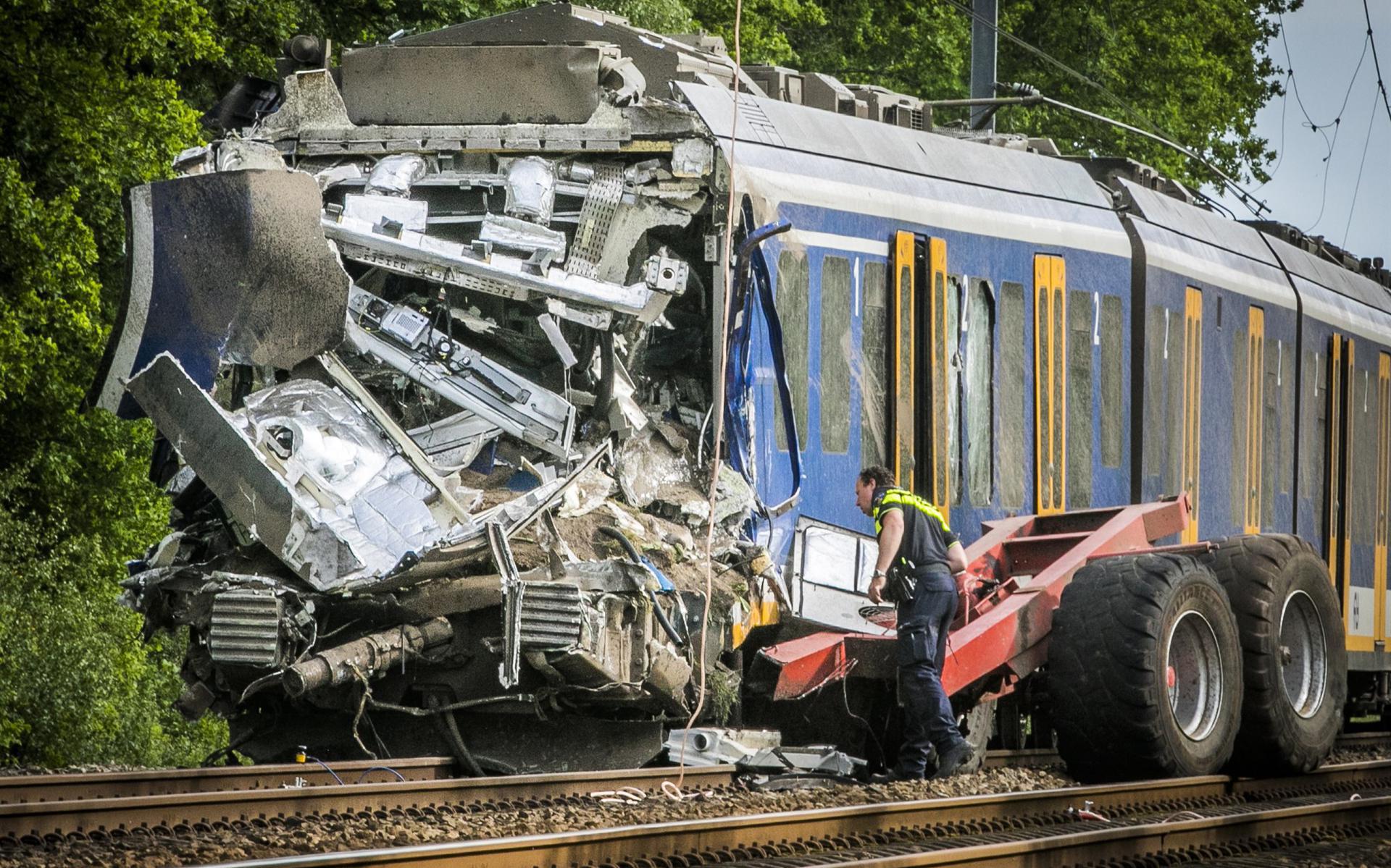 Ravage na treinongeluk in Hooghalen waarbij de 58-jarige machinist om het leven kwam.