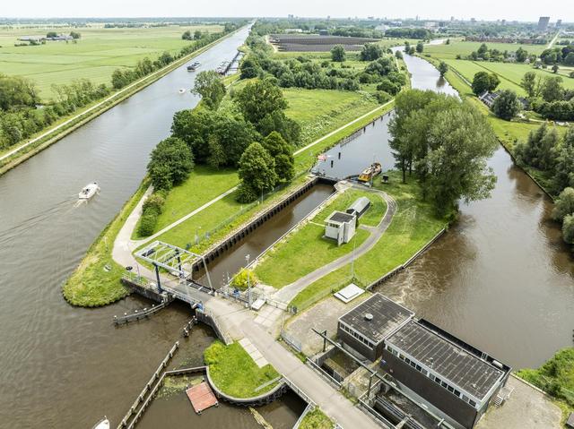 De acute onderhoudsbeurt voor de Dorkwerdersluis valt watersportorganisaties in Groningen rauw op he