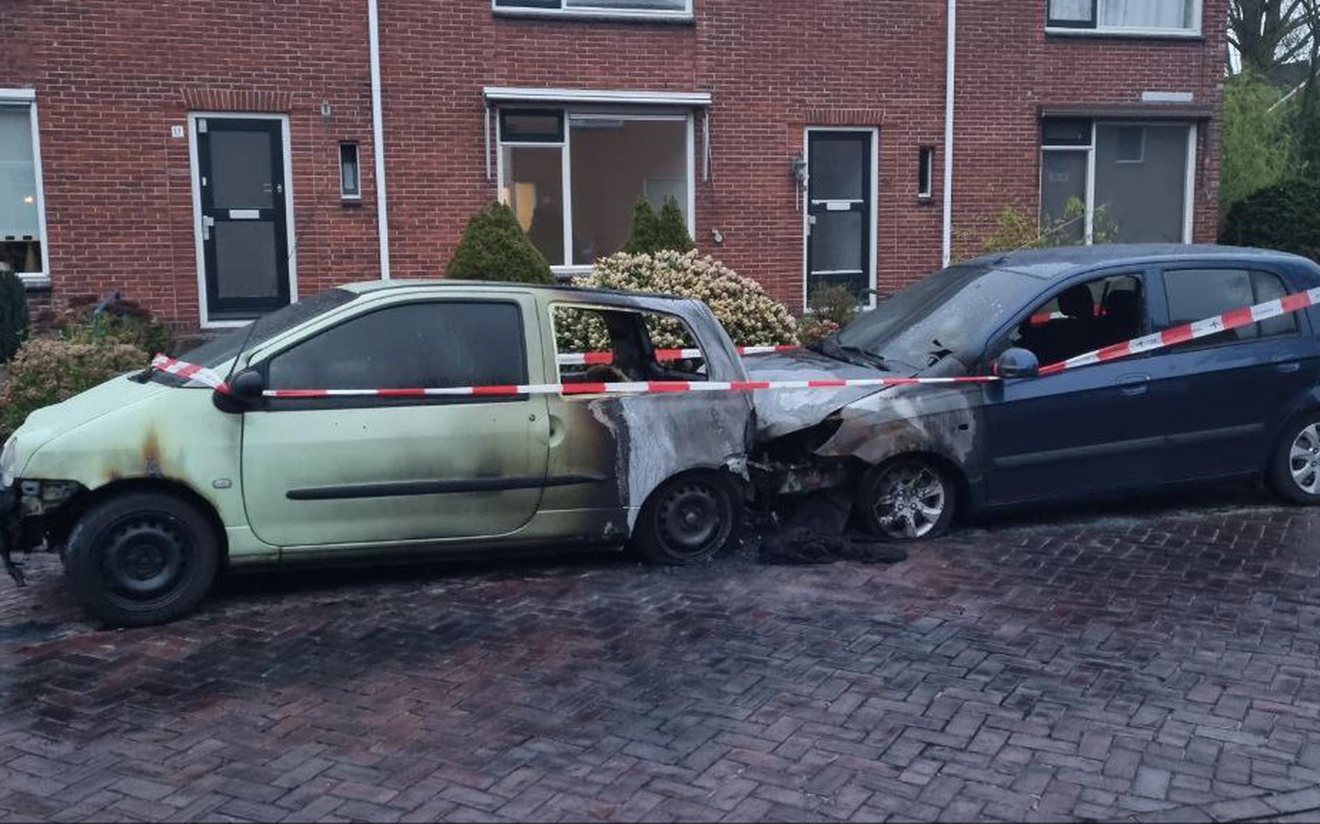 Woensdagochtend brandden opnieuw auto's uit in de Dr. A. Kuyperstraat.
