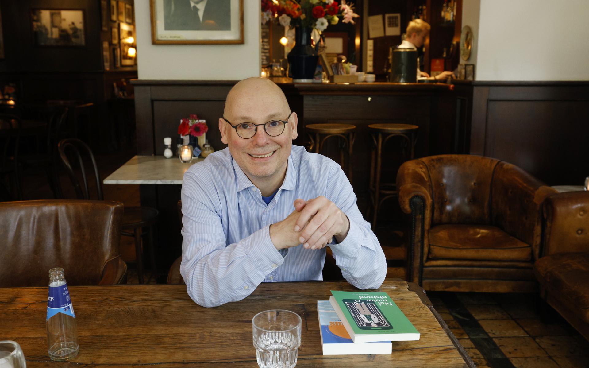 Wees niet naïef, waarschuwt regenboogboekenschrijver Eric de Rooij aan ...