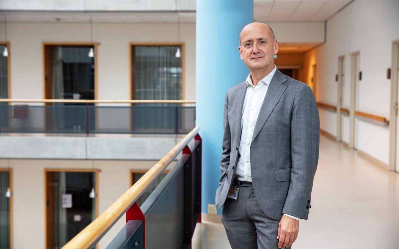 Ate van der Zee, bestuurder van het UMCG en voorzitter van het Acute Zorg Netwerk Noord Nederland. Ate van der Zee, bestuurder van het UMCG en voorzitter van het Acute Zorg Netwerk Noord Nederland.