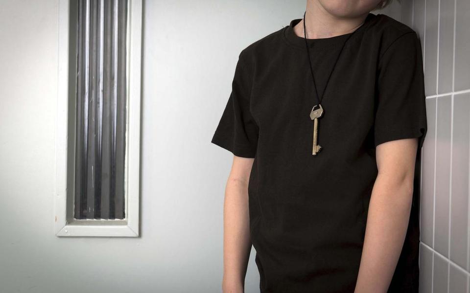 Jongen (12) misbruikt door medebewoner asielzoekerscentrum Hoogeveen. Veel DNA van verdachte (29