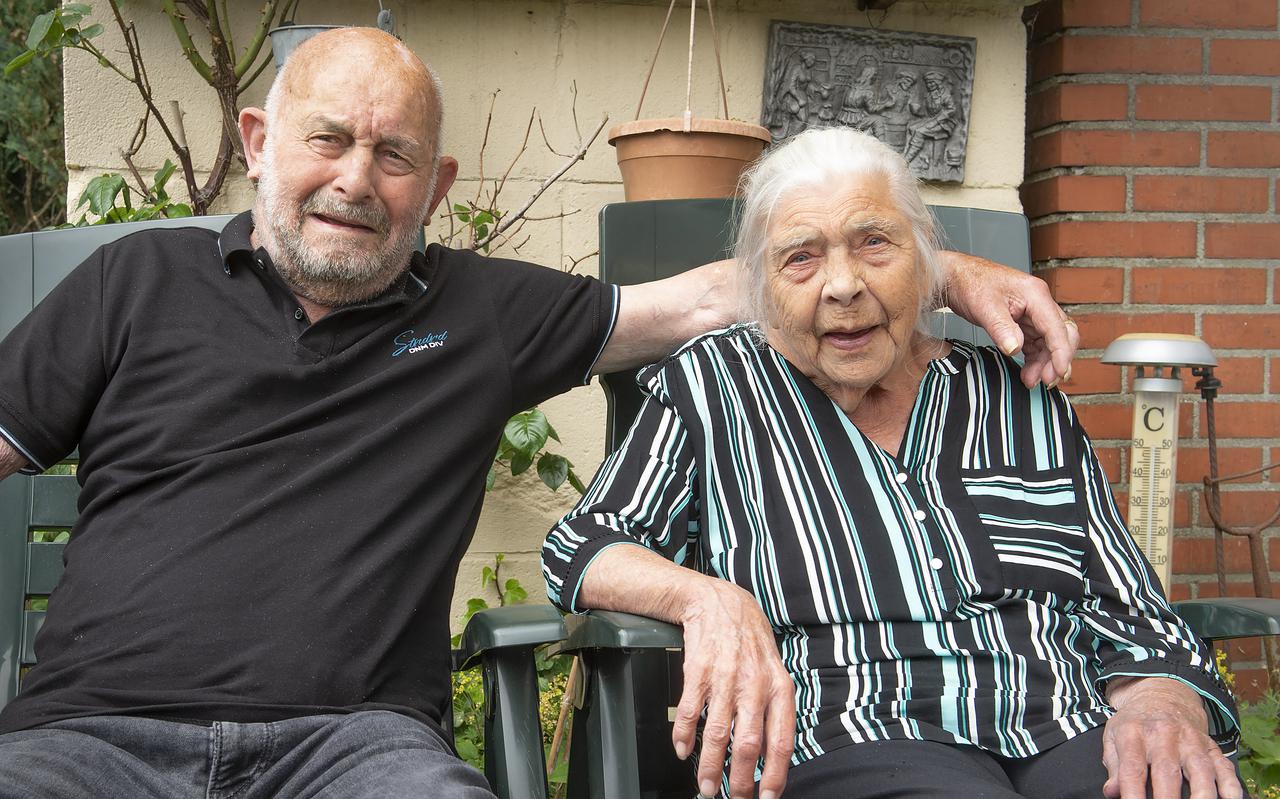Bennie en Jopkie Exel uit Emmen: 70 jaar getrouwd en de ouders van zeven kinderen.
