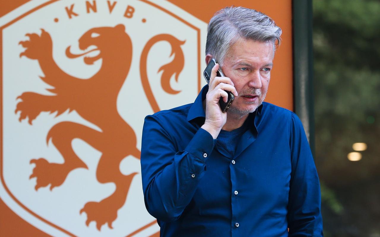 Ronald Lubbers afgelopen dinsdag tijdens het onderhoud met de KNVB. Ronald Lubbers afgelopen dinsdag tijdens het onderhoud met de KNVB.