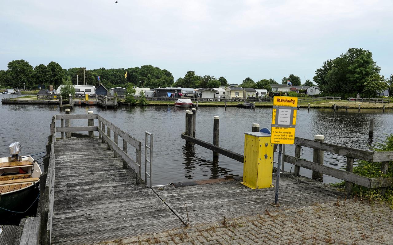 Het fietspontje wordt op dit moment opgeknapt in Hoogezand. Het fietspontje wordt op dit moment opgeknapt in Hoogezand.