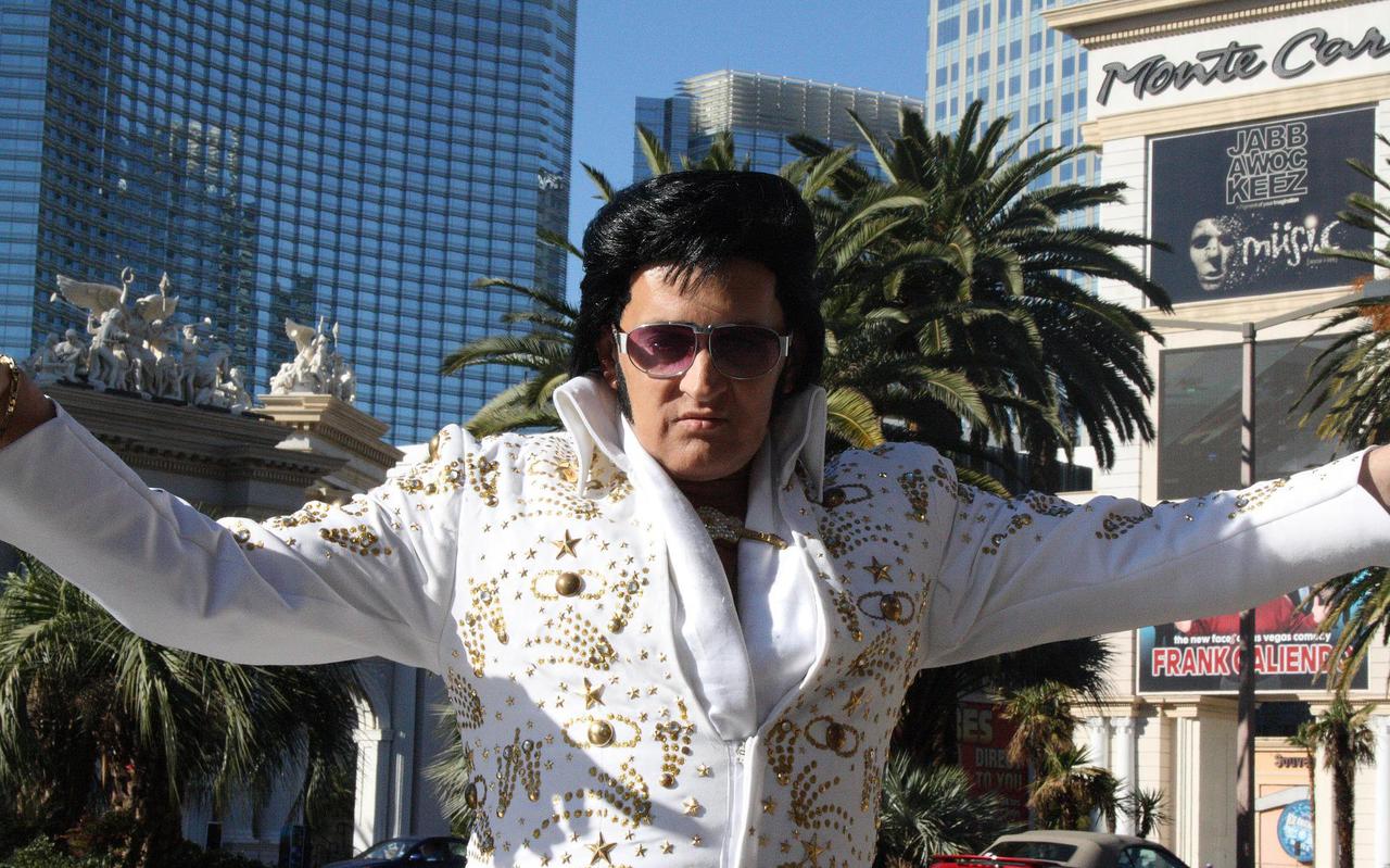 Trouwen in Elvis stijl mét imitator mag niet meer in Las Vegas, maar wel op Donderdag Meppeldag. 