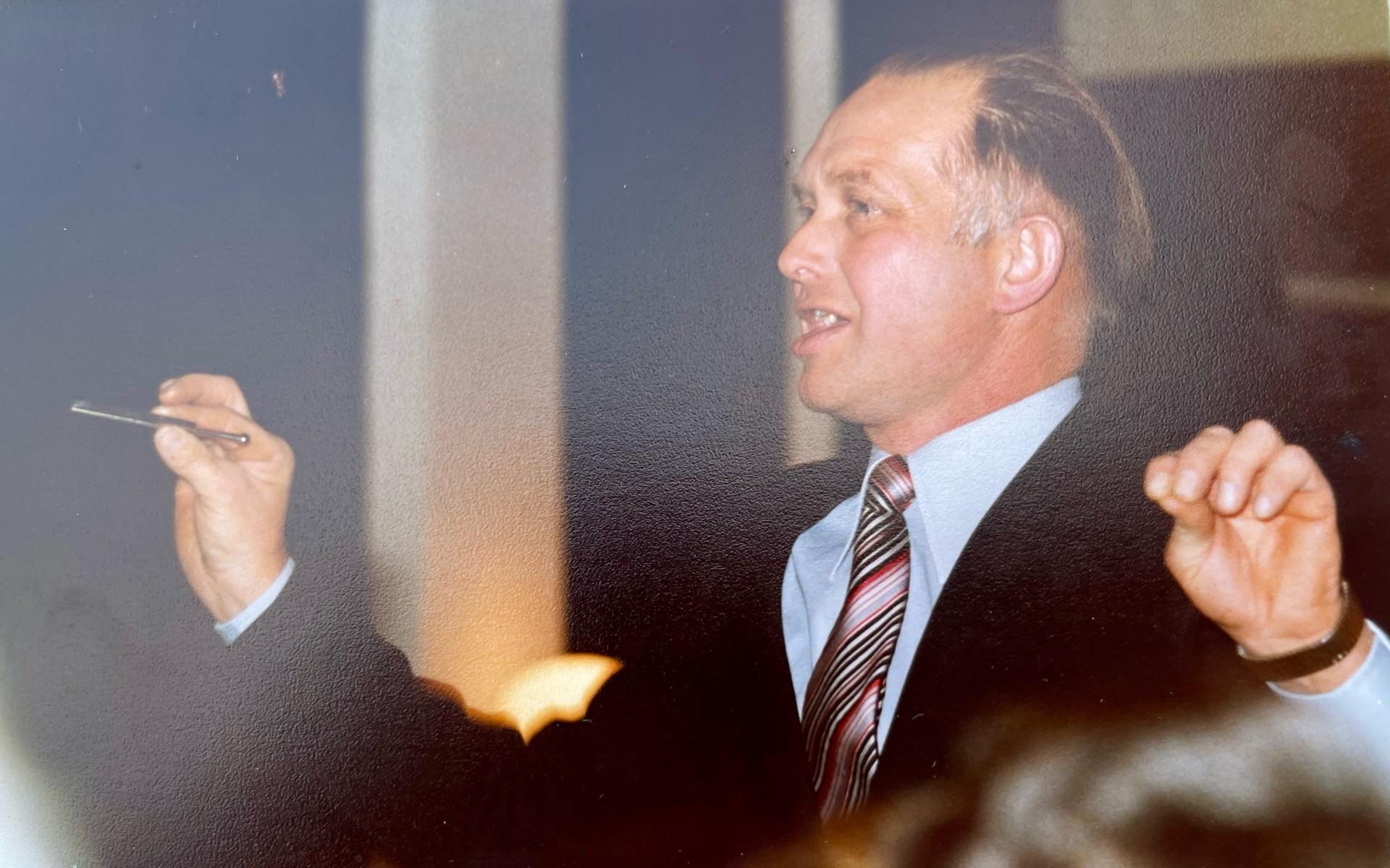 In memoriam I Tjakko Oosting (90) uit 2e Exloërmond dirigeerde koren en orkesten van half Groningen
