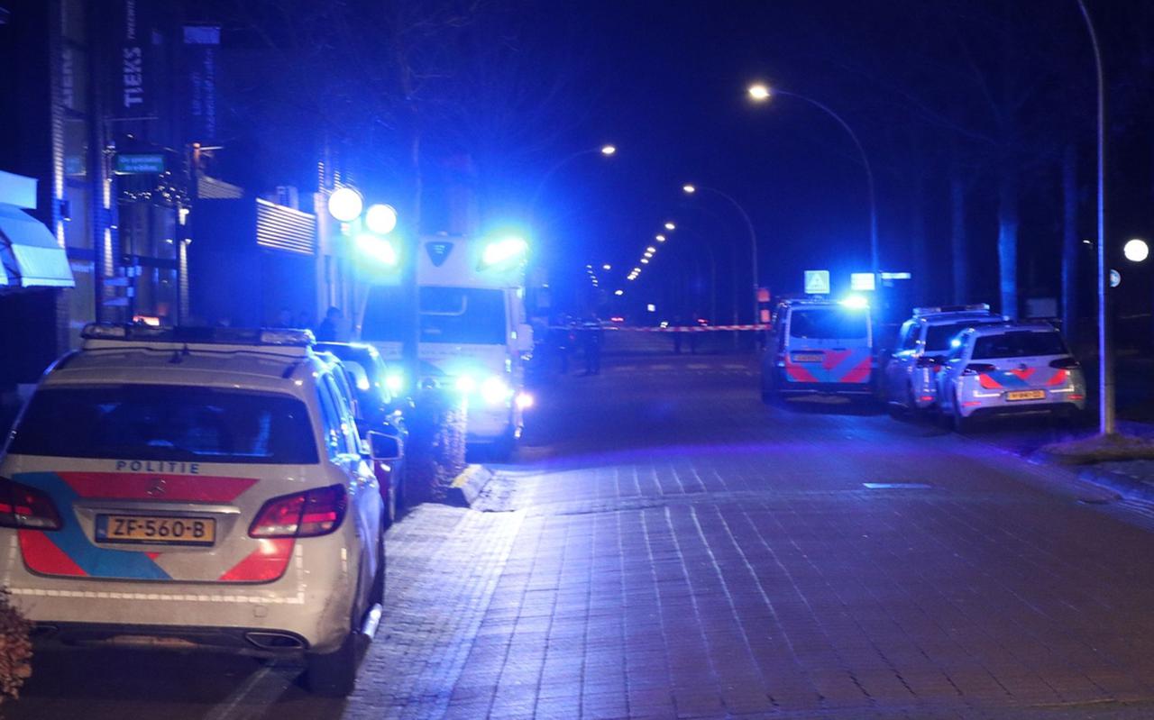 Politieonderzoek na steekincident in Nieuw-Weerdinge. Foto: Harm Meter