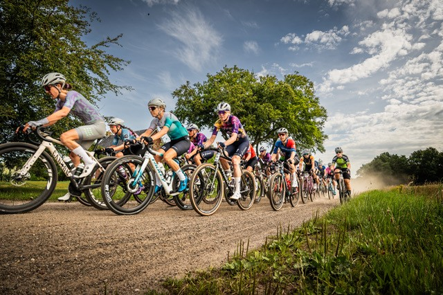 Gravel One Fifty viert jubileumeditie met internationale top in Roden