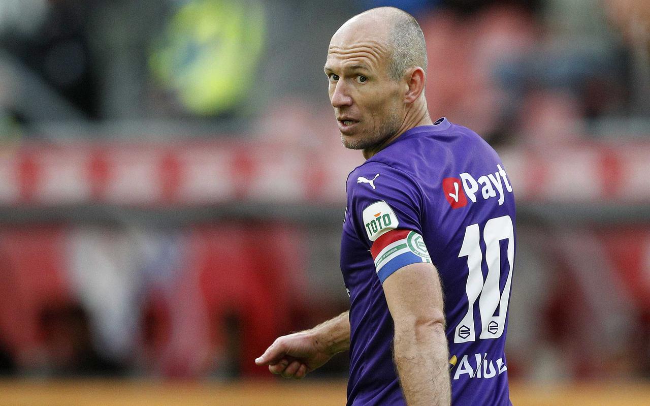 De roep om Arjen Robben terug te laten keren in een andere functie bij FC Groningen is groot. De roep om Arjen Robben terug te laten keren in een andere functie bij FC Groningen is groot.