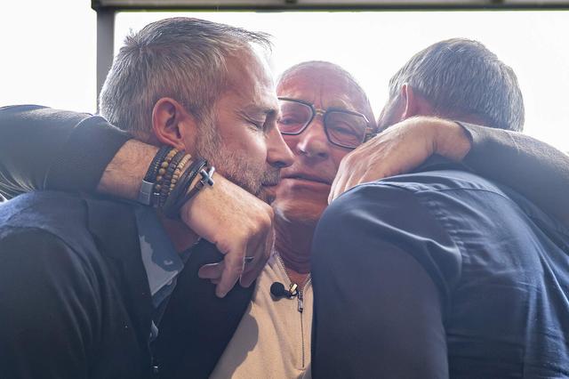 Nu Jan van Dijk trainer-af is, wordt ‘Mister FC Groningen’ een rustige supporter. ‘Als hij het gras 