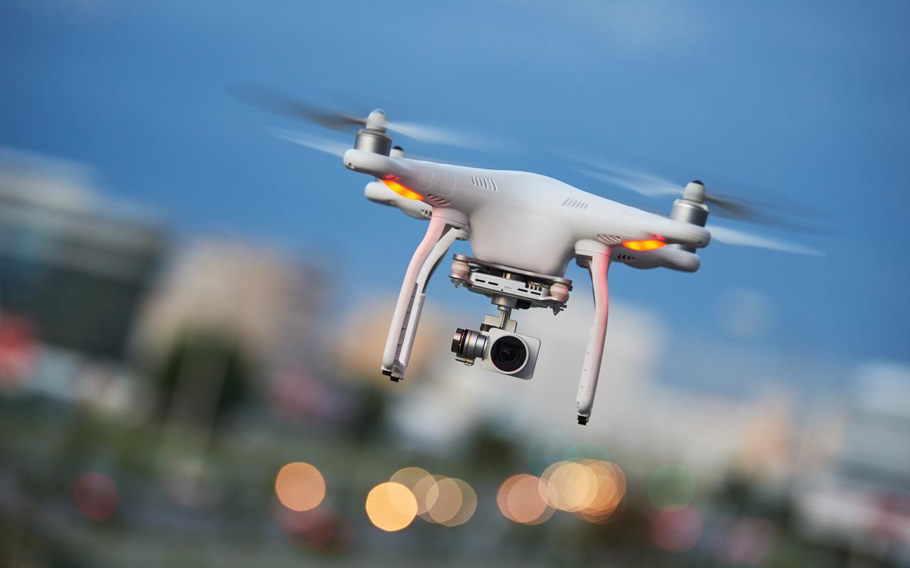 Voor het besturen van een drone met een camera moet je straks geregistreerd staan.