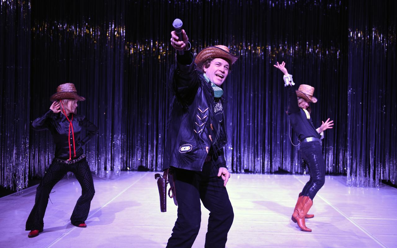 De nieuwe voorstelling van De Warme Winkel ging in première in het Grand Theatre in Groningen. De nieuwe voorstelling van De Warme Winkel ging in première in het Grand Theatre in Groningen.