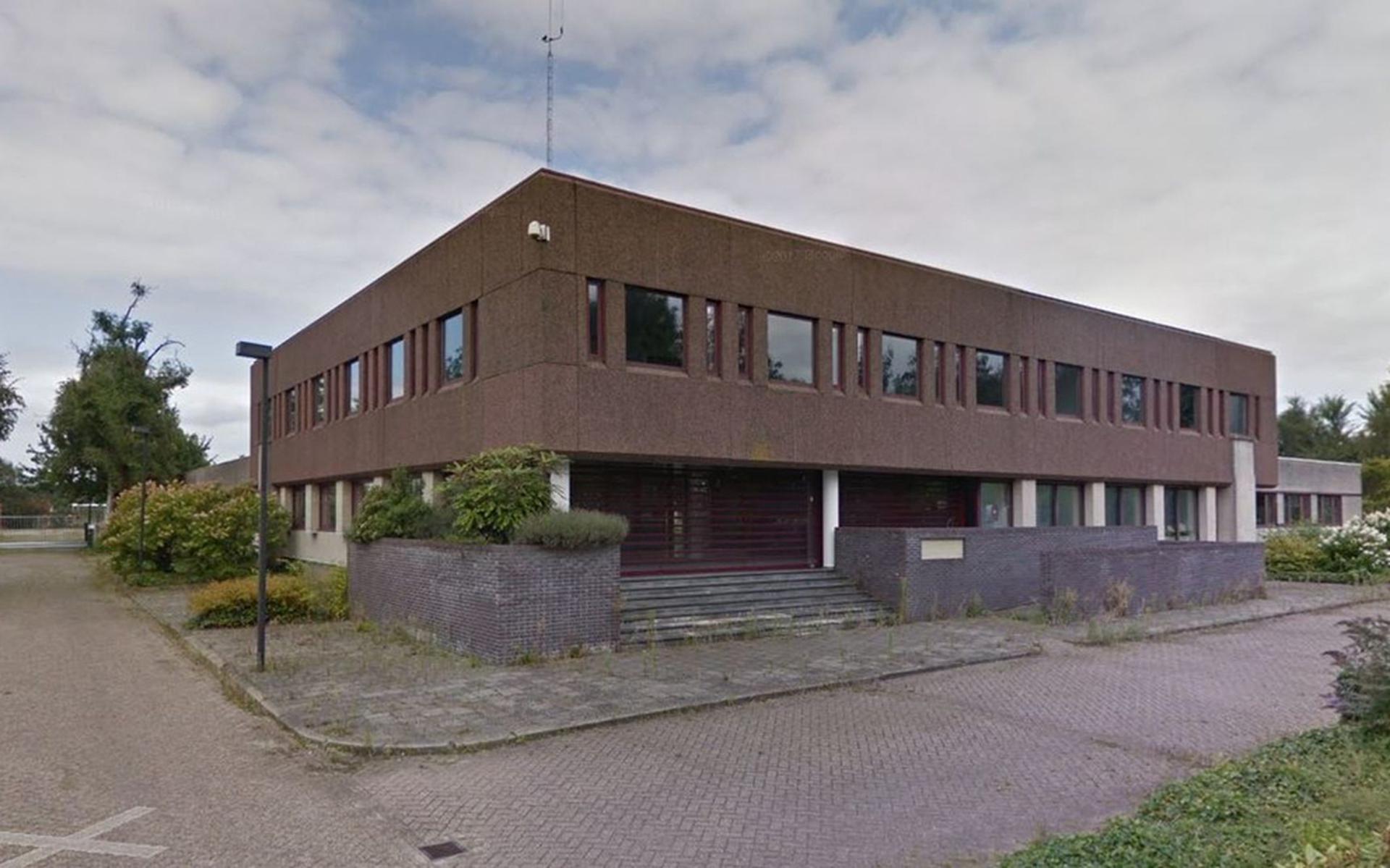 In dit gebouw aan de Vos van Steenwijklaan in Hoogeveen komt een school voor vluchtelingenkinderen uit Oekraïne.