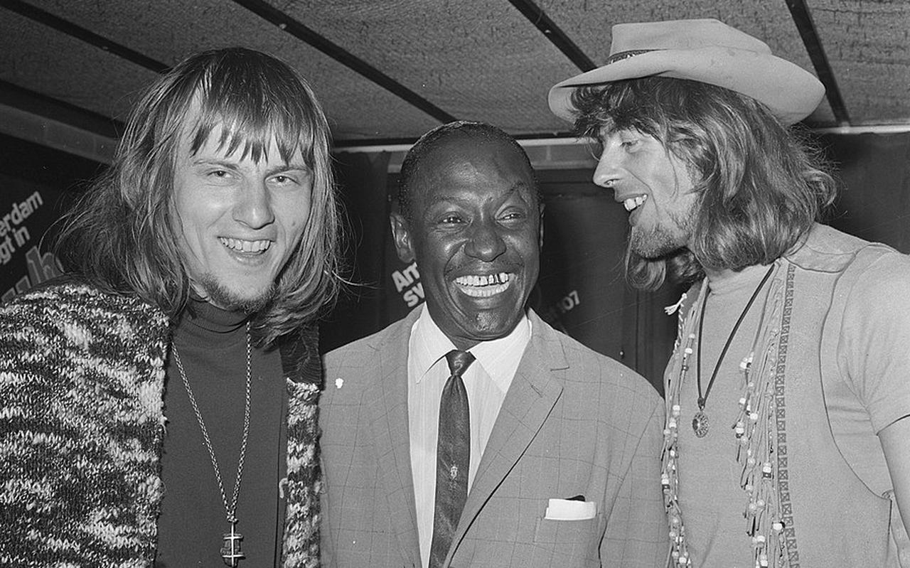 Harry Muskee, Eddie Boyd (midden) en John Mayall tijdens een festival in 1968.
